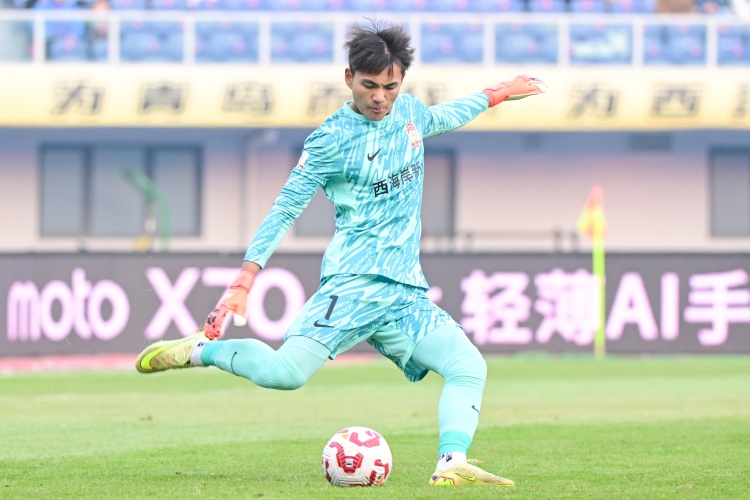 kaiyun-足球报谈U23国脚中超首轮表现：U23国脚竞相出彩，延续希望